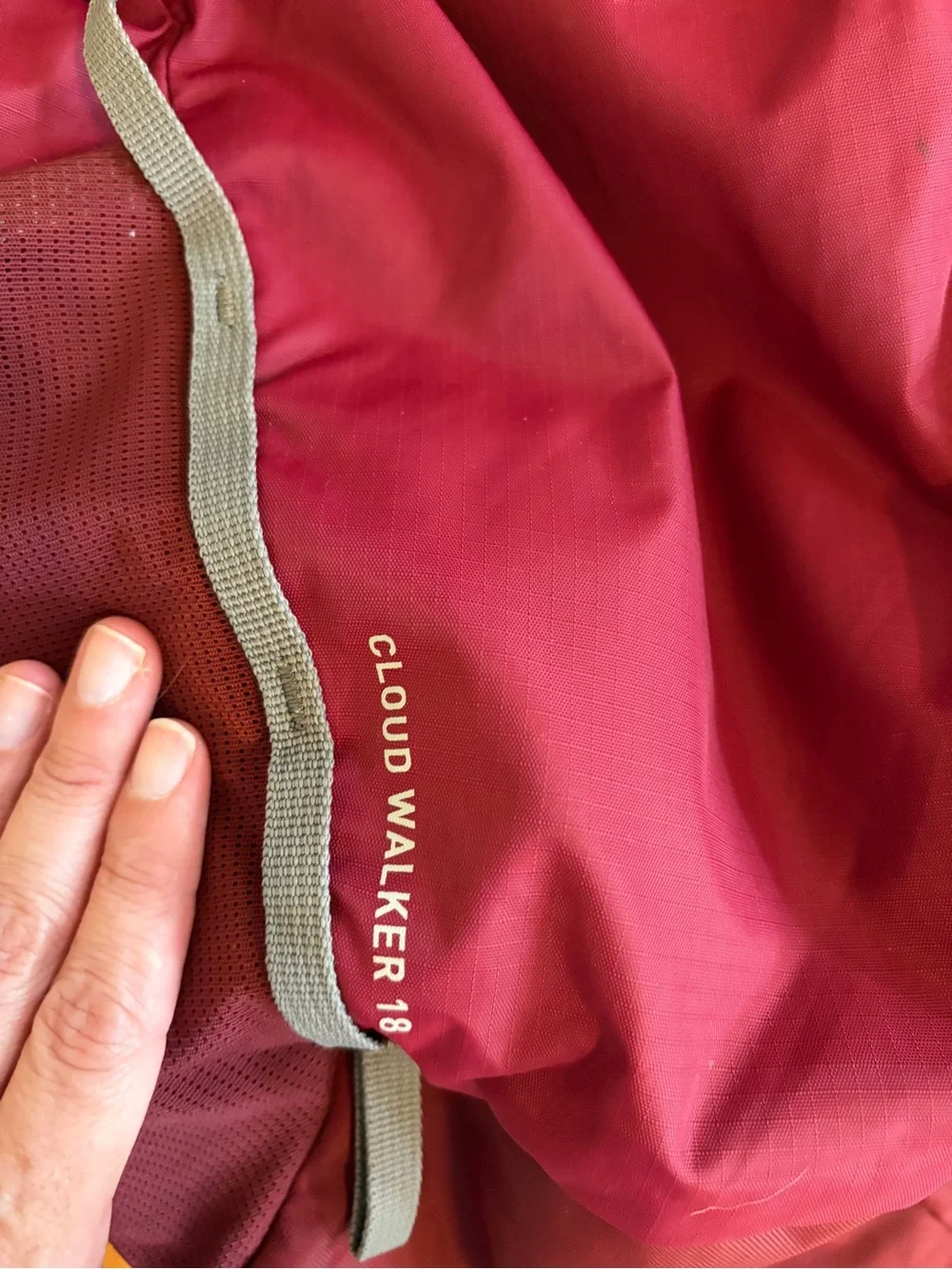 CamelBak Cloud Walker 18 Maroon Daypack Backpack CLEAN *Reservoir not included